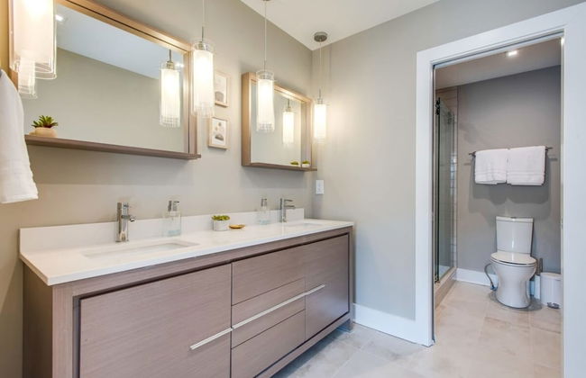 Downtown Luxury - 10 Beds Free Parking - Photo 19