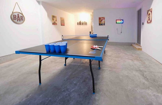 Downtown Luxury - 10 Beds Free Parking - Photo 11