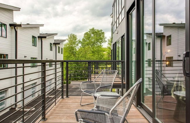 Downtown Luxury - 10 Beds Free Parking - Photo 6