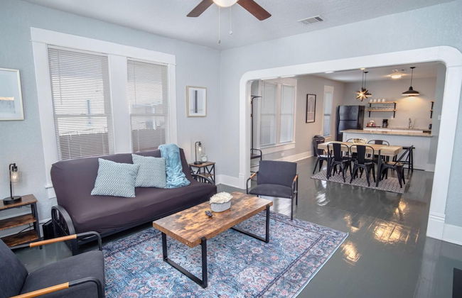 Wonderful 3 BR 2 BA Near Downtown - Foto 2