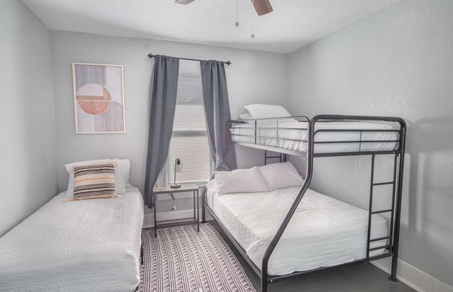 Wonderful 3 BR 2 BA Near Downtown - Foto 13