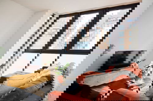 Photo 4 - The Harlesden Breakout - Glamorous 2bdr Flat