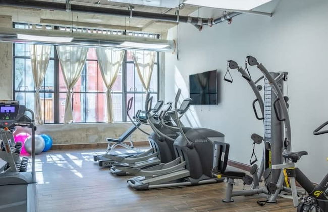Sosuite 3BR Apt w Balcony, W/d, Gym, On-site Bar - Foto 2