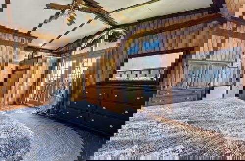 Photo 4 - Hillbilly Highrise