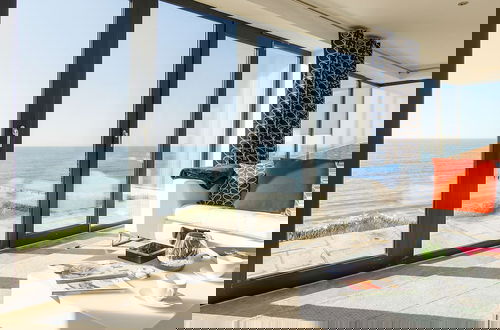 Foto 2 - The Sea House - Ultimate Seafront Living Sunsets
