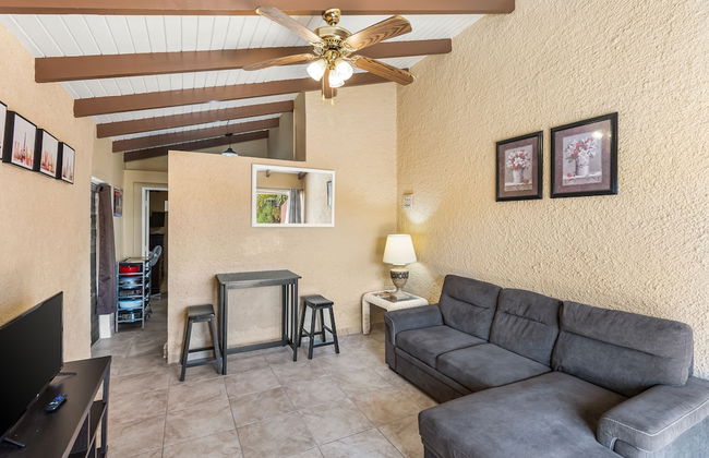 Caribbean View Style 1 Bedroom Condo by RedAwning - Photo 1