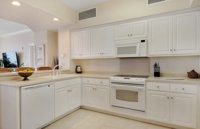 Stunning 16th Floor Condo with Fitness Center, Hot Tubs, Pools, and Beach Access - Unit 1606 by RedAwning - Photo 6