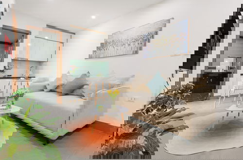 Photo 19 - Cindy's Westlake Apartment