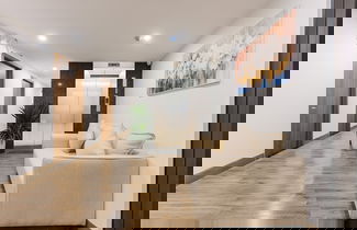 Photo 3 - Cindy's Westlake Apartment