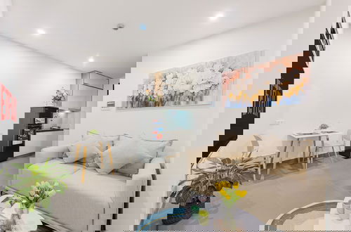 Photo 10 - Cindy's Westlake Apartment