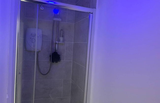 2-bed Apartment - Sleeps 4 - Street Parking - Wifi - Foto 17