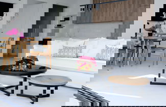 Foto 3 - Mandevilla Hillside Luxury Villas