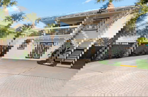 Foto 42 - Destin Dolphin by Avantstay 2 Mins Walk To Beach! w/ Pool & Large Outdoor Entertaining Area!