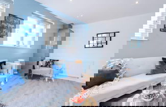 Photo 14 - Imperial War Museum North Two-bedroom by Belvilla