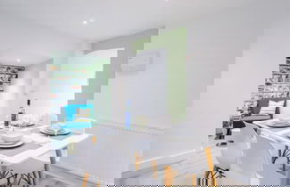 Photo 20 - Imperial War Museum North Two-bedroom by Belvilla