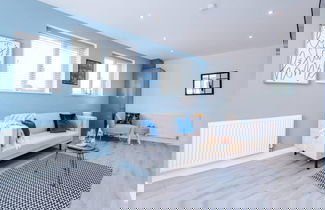 Photo 13 - Imperial War Museum North Two-bedroom by Belvilla