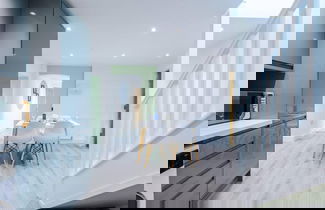 Photo 8 - Imperial War Museum North Two-bedroom by Belvilla