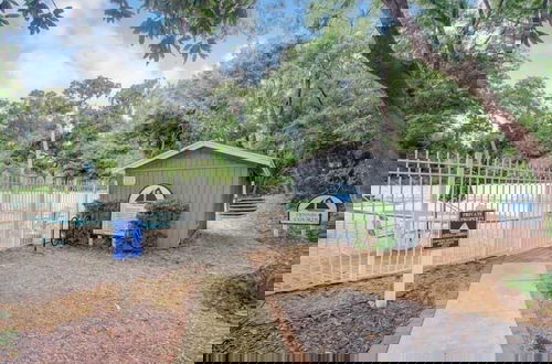 Foto 20 - Secluded Condo with Peaceful Wooded Views and Easy Access to the Beach by RedAwning