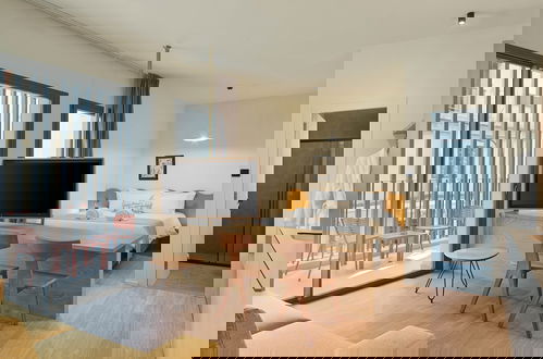 Photo 10 - Alinea Market Agora Square