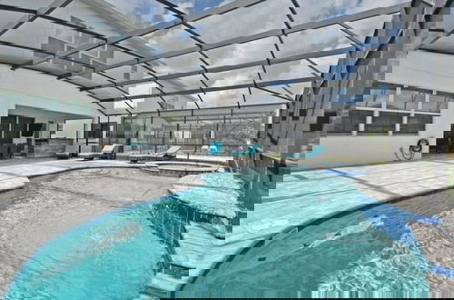 Foto 33 - Beautiful House, Gourmet Grilll, Jacuzzi And Game Room !!! 6 Bedroom Home by RedAwning