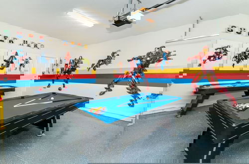 Foto 11 - Amazing Modern Home Pool Spa Game Room Wi101