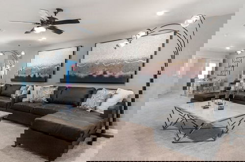 Foto 21 - Amazing Modern Home Pool Spa Game Room Wi101