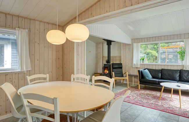 6 Person Holiday Home in Hojby - Foto 11