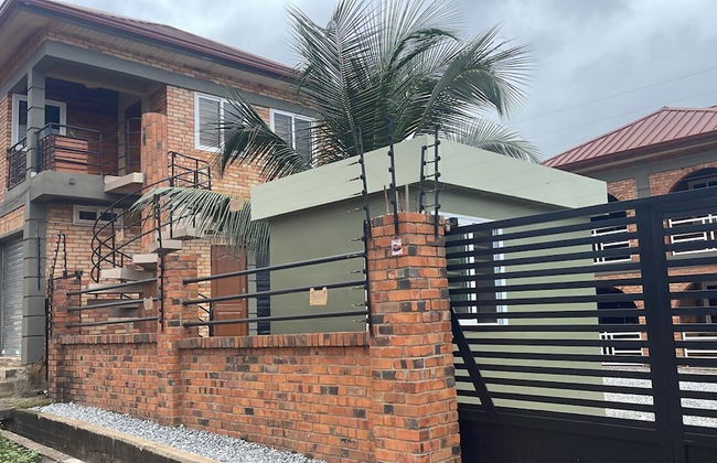 Cozy Bricks Apartment - Photo 13