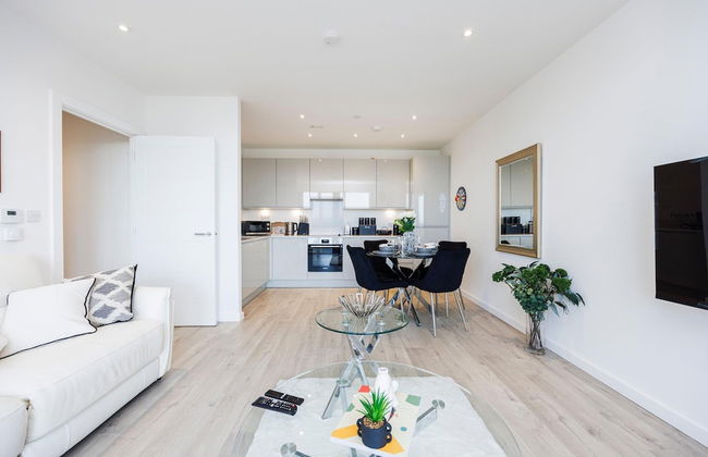 Newly Built 2 Bed Apartment By London City Airport - Foto 1
