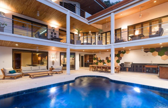 Stunning 7 BR Villa Manuel Antonio Sanctuary - Foto 1