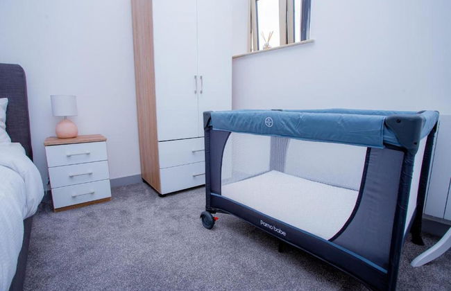Spacious Urban City Apartment - Photo 4