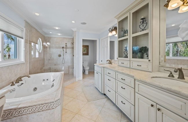 Aloha Baby- 5 Bedroom Luxury Pool Home! 5 Home by RedAwning - Photo 28