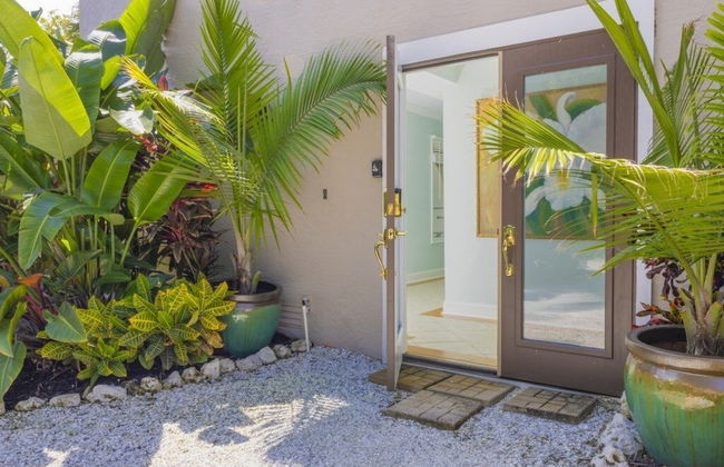 Aloha Baby- 5 Bedroom Luxury Pool Home! 5 Home by RedAwning - Photo 40