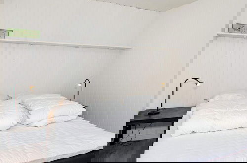 Photo 4 - 8 Person Holiday Home in Lokken