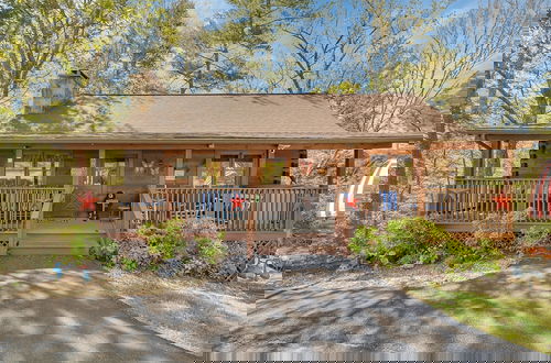Foto 36 - Er107 - Smoky Mountain Charm - Great Location! Close To Town! 2 Bedroom Cabin by RedAwning