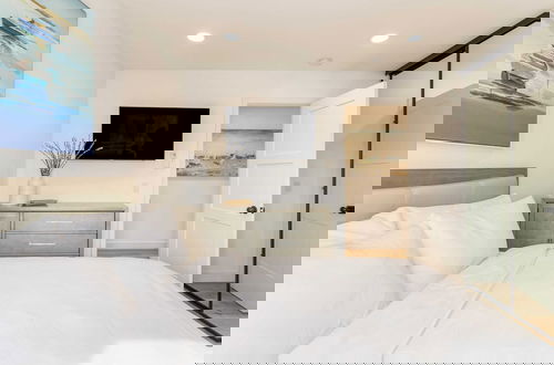 Foto 11 - Velvet Sand I by Avantstay Steps to Newport Beach Private Rooftop w/ Outdoor Kitchen & Hot Tub!