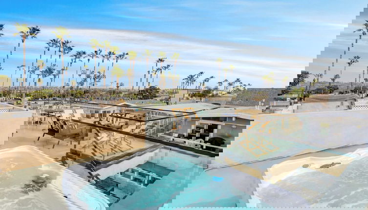 Foto 1 - Velvet Sand I by Avantstay Steps to Newport Beach Private Rooftop w/ Outdoor Kitchen & Hot Tub!