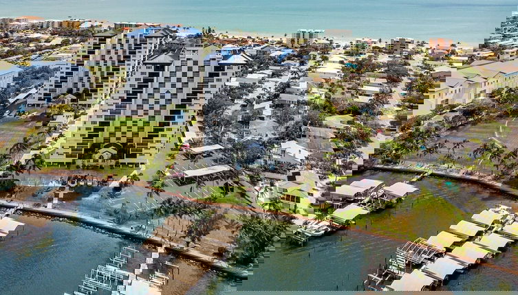Foto 1 - Immaculate Gated Community Condo - Just Across The Street From The Beach! 2 Bedroom Condo by RedAwning
