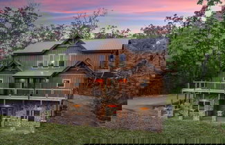 Foto 1 - Stone Mountain Lodge 4 Bedroom Cabin by RedAwning