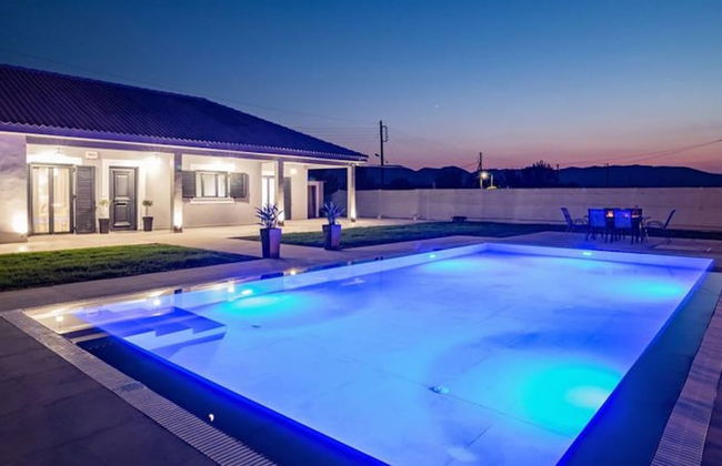 Nimar Luxury Villa - Private Swimming Pool - Photo 45