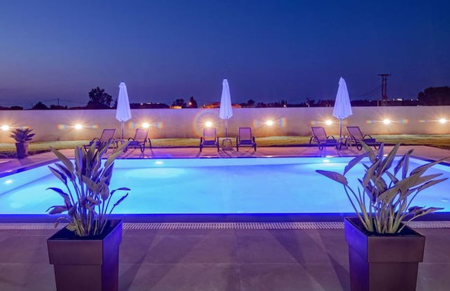 Nimar Luxury Villa - Private Swimming Pool - Photo 33