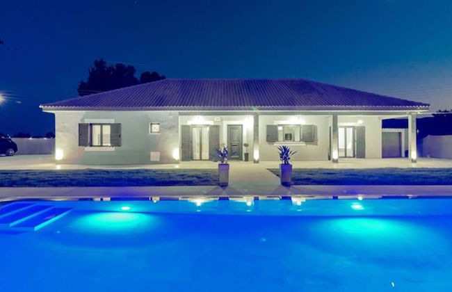 Nimar Luxury Villa - Private Swimming Pool - Photo 43