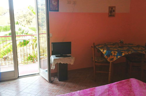 Photo 2 - Room in Holiday House - Michelangelo House, Mono