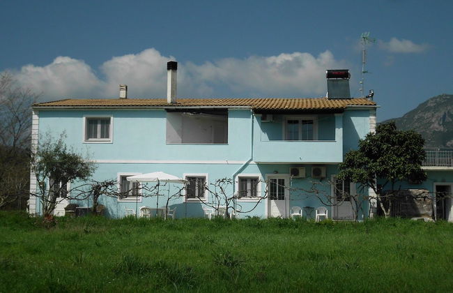 Toms House 0 Quiet Family House Between Paleokastritsa n Dassia n Ipsos! - Foto 1