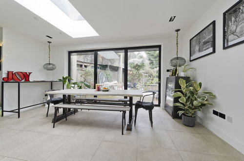 Photo 8 - Stunning one Bedroom Flat With Large Terrace in Chiswick by Underthedoormat