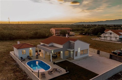 Foto 11 - Villa Roma in Nin With 3 Bedrooms and 2 Bathrooms