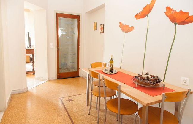 Fabulous Apartment Across Flisvos - Foto 15