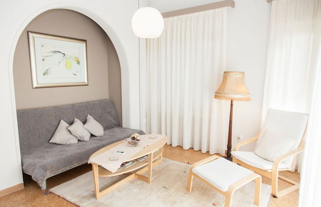 Fabulous Apartment Across Flisvos - Foto 20