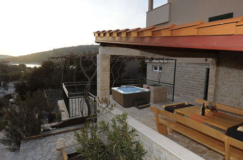 Photo 29 - Holiday Home With Outdoor Hot Tub, Near the Sea