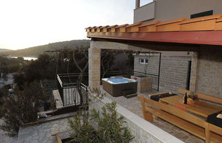 Foto 1 - Holiday Home With Outdoor Hot Tub, Near the Sea